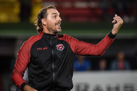 Alajuelense golpea a Andrés Carevic con un tema sensible