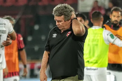 Alajuelense está en serios problemas.