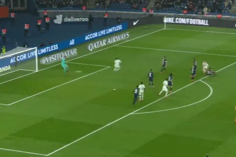 Thomas Tuchel puso a Sergio Rico en vez de Keylor Navas y cometió un insólito blooper
