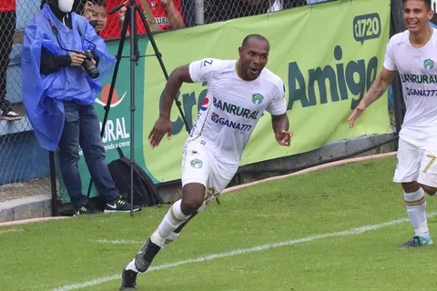Comunicaciones vence a Municipal en el juego de ida de la Final [VIDEO]