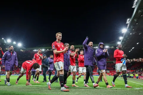 “Es un cementerio”: Gary Lineker advierte a Cesc Fàbregas sobre el Manchester United