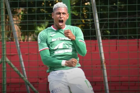 Carlo Costly podría volver a Platense