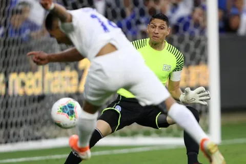 Honduras por fin ganó, destrozó y eliminó a El Salvador de la Copa Oro