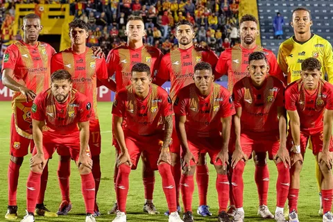 Herediano sigue buscando un nuevo entrenador.