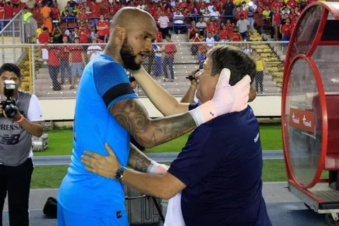 "Ese episodio": a Luis Mejía le recordaron cuando Bolillo Gómez lo borró del Mundial 2018 y contestó con una indirecta que aplauden en Panamá