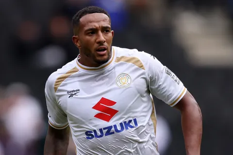 Luis Fernando Tena en alerta: Nathaniel Mendez-Laing recibe fuerte golpe antes de unirse a la Selección de Guatemala