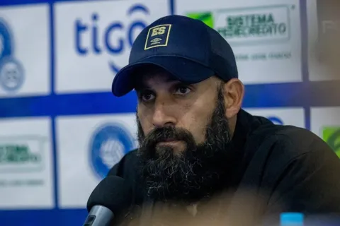 “No tienen idea”: Eric Acuña rompe el silencio tras el escándalo en El Salvador y cuenta toda su verdad