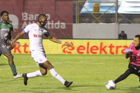 Bengtson avanza en la tabla de goleadores históricos