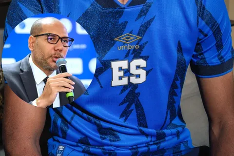 Bukele interviene en La Selecta y sentencia la continuidad del DT de la Selección Sub 17 de El Salvador: "Estamos equivocados"