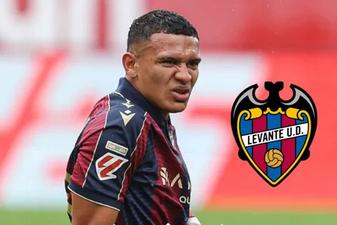 España consternada con lo que le ocurrió a Kervin Arriaga: todo el estadio se levantó a apoyarlo