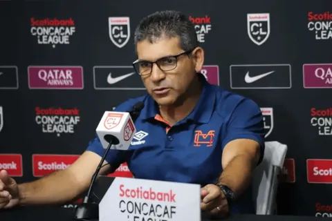 Oficial: CSD Municipal destituye al técnico Antonio Torres Servín