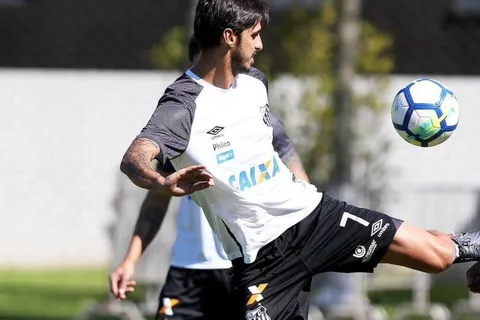 Bryan Ruiz sigue marginado por Cuca en triunfo de Santos
