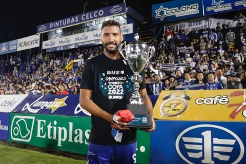 Marcel Hernández fue reconocido como el jugador cubano del año
