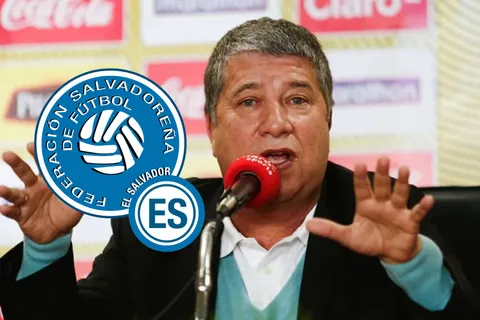 Bolillo Gómez en conferencia de prensa.