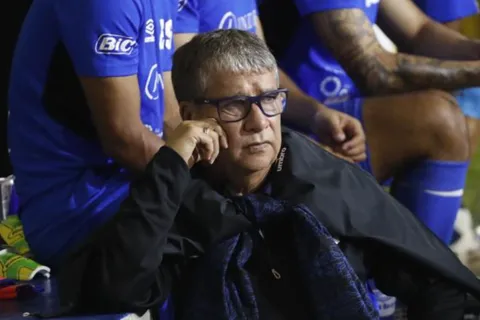 El dato negativo del futbol de El Salvador que provoca preocupación en El Bolillo Gómez
