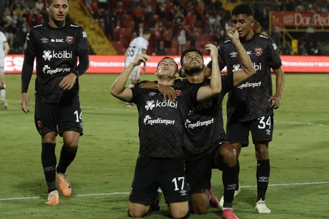 Herediano reconoce que está interesado en fichar a Carlos Mora de Alajuelense