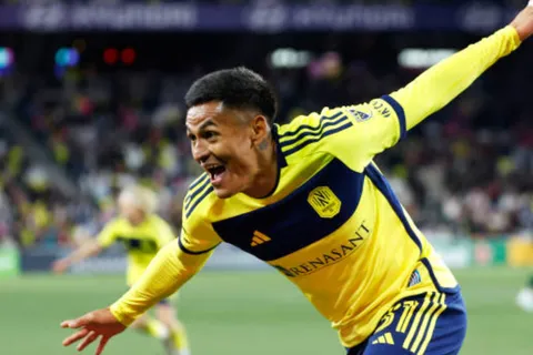 Andy entre las estrellas: el importante reconocimiento de la MLS para Najar tras brillar con Nashville
