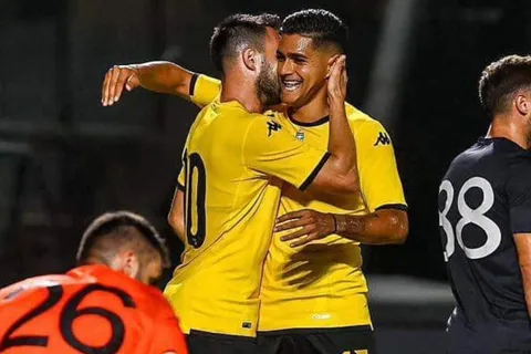 Gol y asistencia de Luis Palma en el triunfo de Aris