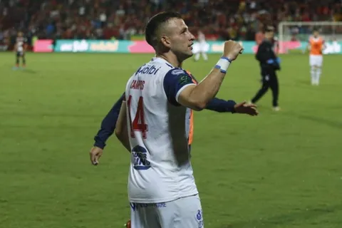 Aficionados de Alajuelense aplauden en su propio estadio a jugadores de Cartaginés [Video]