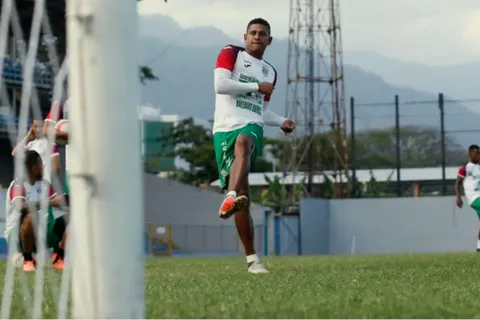 Carlo Costly le manda un mensaje a la afición
