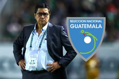 Luis Fernando Tena como entrenador de Guatemala.