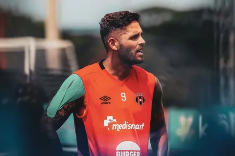 Jonathan Moya podría ganar mucho dinero en Arabia Saudita.