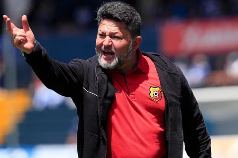 En el peor momento: se derrumbó el proyecto que Jafet Soto quería para Herediano