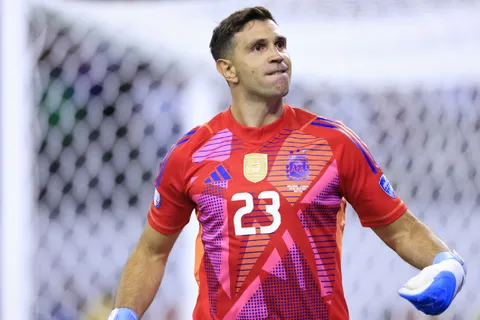 El llanto de Dibu Martínez tras salvar a Messi y clasificar a Argentina a la semifinal de la Copa América