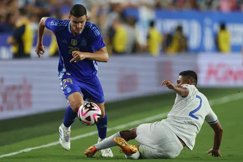 José Ardón con Guatemala ante Argentina.