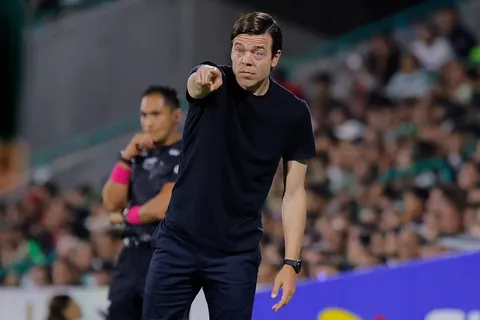 “Escandaloso”: Esteban Solari arremete contra el arbitraje tras el 2-0 de Pumas ante Santos Laguna