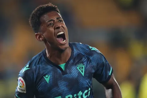 La frustración de Choco Lozano a pesar de su triplete