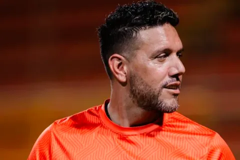 Leo Moreira se aleja de Puntarenas: un rival directo acelera por el portero en plena definición del Clausura 2025