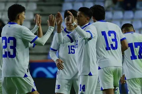 "Fue muy exigente": Debutó con la Selección de El Salvador y dejó una inesperada confesión
