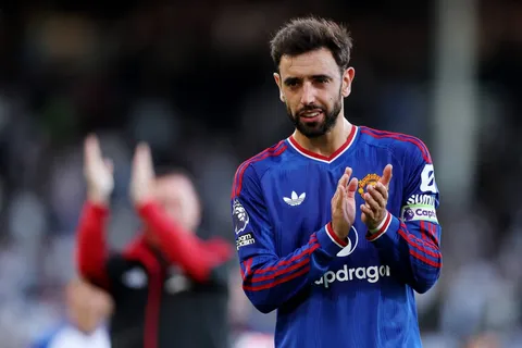 Bruno Fernandes superó los 3.000 minutos en cinco temporadas de Premier League: cinco partidos sin goles ni asistencias abren el debate sobre su rol