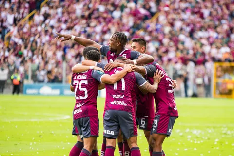 Saprissa tiene avanzada una salida sorpresiva.