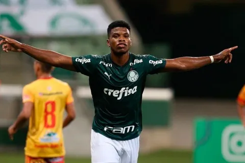 Palmeiras inscribe a Newton Williams para el Campeonato Paulista