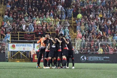 Alajuelense sufre problemas extrafutbolísticos.