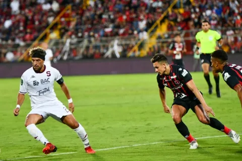 Saprissa mantiene su ventaja contra Alajuelense y clasifica a la final