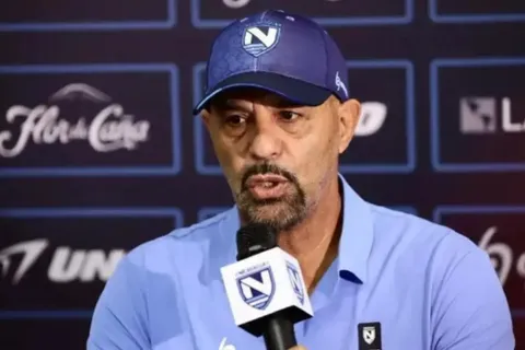 "Profesionalismo y compromiso": La emotiva despedida que recibió el Fantasma Figueroa de la Selección de Nicaragua