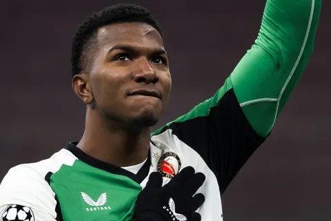 Se define su futuro: Jeyland Mitchell, entre dos gigantes de Europa