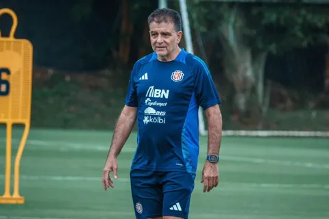 Costa Rica ya tiene al reemplazante de Claudio Vivas.
