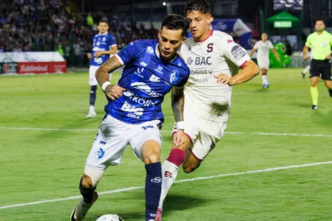 ¿Qué pasa si Saprissa gana, empata o pierde ante Cartaginés en la semifinal de vuelta del Apertura 2025?