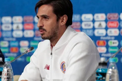 Bryan Ruiz espera despedirse de Rusia con un gol