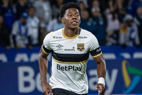 "Equipos grandes": Dereck Moncada tiene conquistados a todos en Colombia y recibe este reconocimiento
