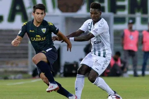 Legionario hondureño sueña con llegar a la primera división de España en el próximo mercado
