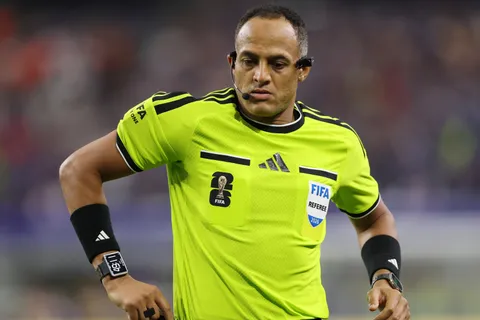 ¿Quién es el árbitro de Argentina vs. Inglaterra por la semifinal del Mundial 2026? Perfil y antecedentes de Ismail Elfath