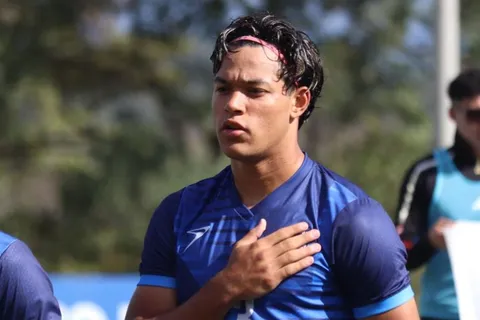 Francis Castillo coquetea con Nicaragua y El Salvador. (Foto: Instagram)
