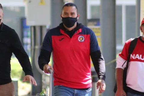 “El Gullit” Peña ya está en El Salvador