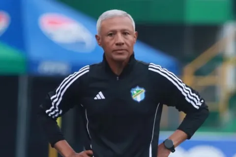 "Me ha costado": Roberto Hernández hace inesperada confesión de su nueva etapa como técnico de Comunicaciones