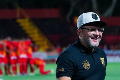 Jafet Soto asegura una firma que despierta polémica en Herediano